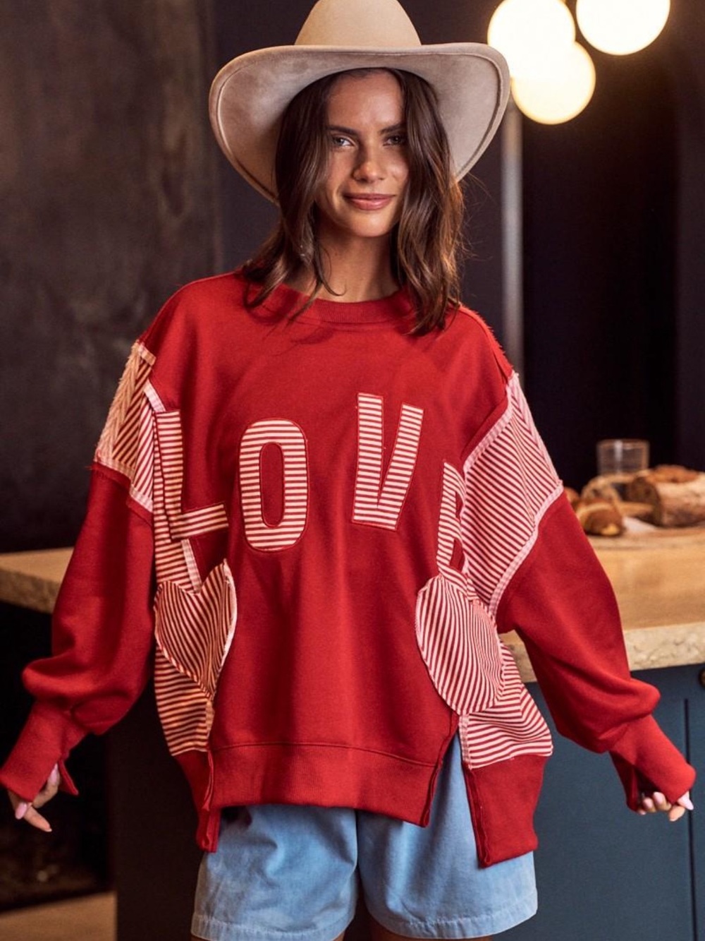 LovLov RED LOVE STRIPE ACCENT
CREWNECK SWEATSHIRT